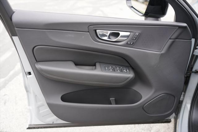 new 2025 Volvo XC60 car