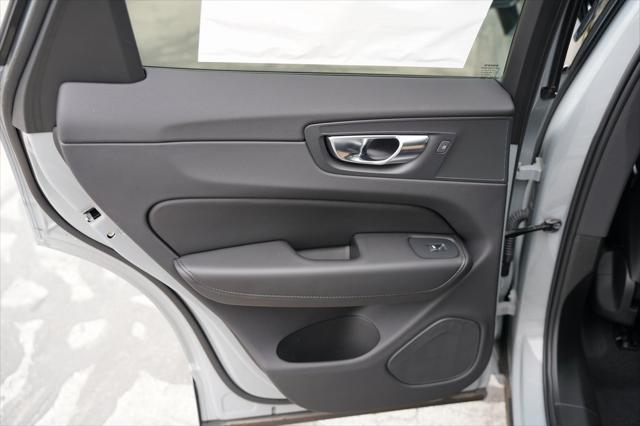 new 2025 Volvo XC60 car