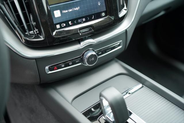 new 2025 Volvo XC60 car