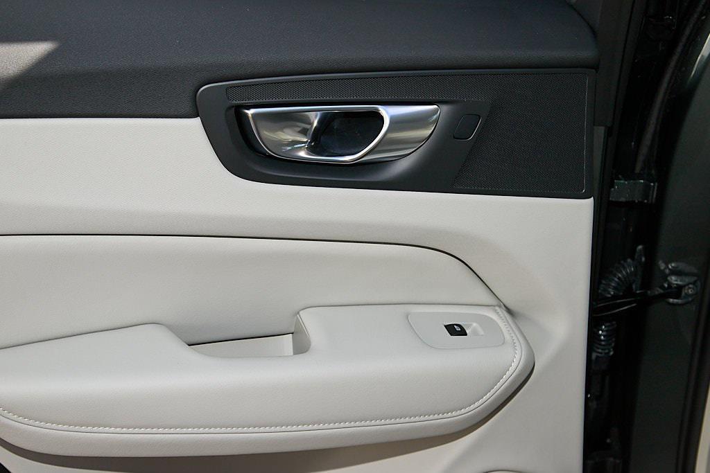 new 2026 Volvo XC60 car, priced at $60,110