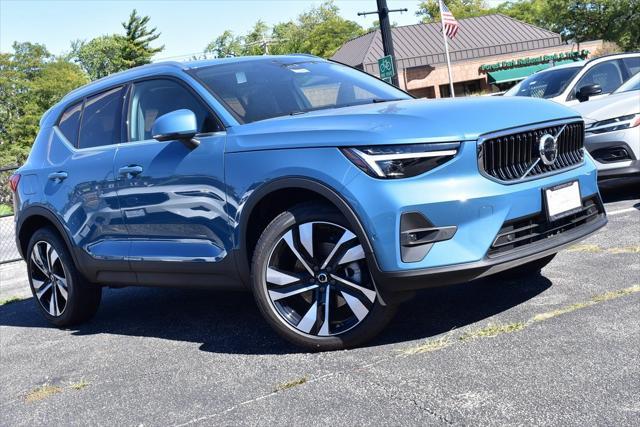 new 2025 Volvo XC40 car