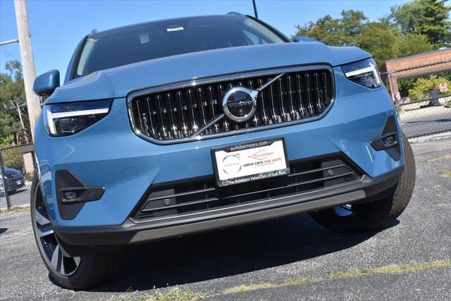 new 2025 Volvo XC40 car