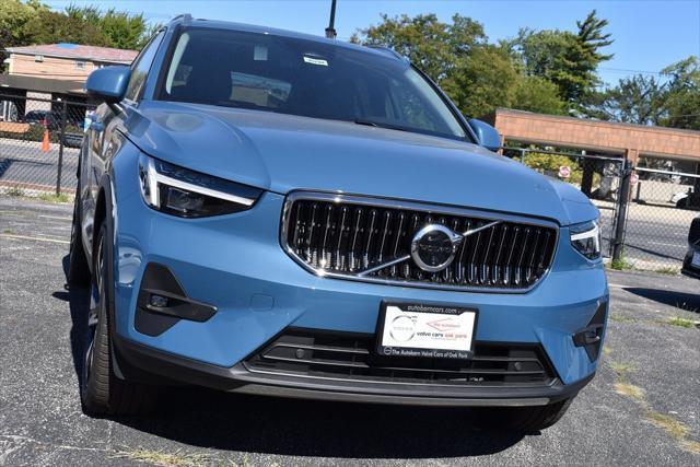 new 2025 Volvo XC40 car