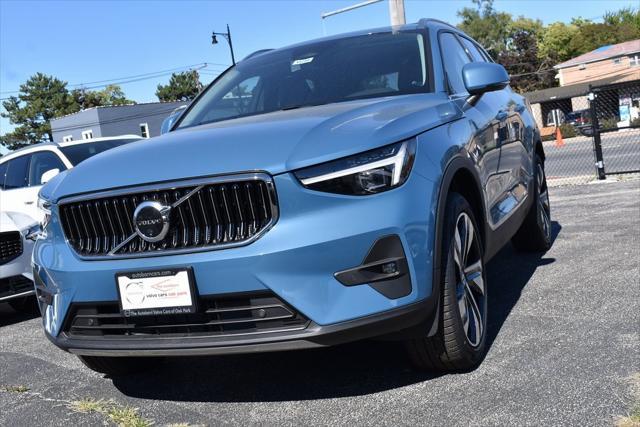 new 2025 Volvo XC40 car