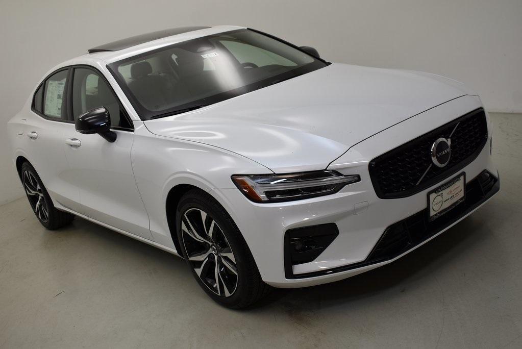 new 2024 Volvo S60 car, priced at $39,647