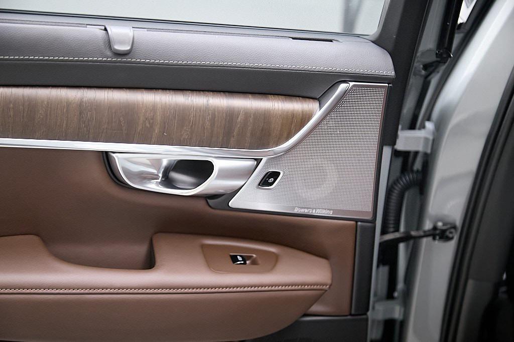 used 2024 Volvo V90 Cross Country car, priced at $63,495