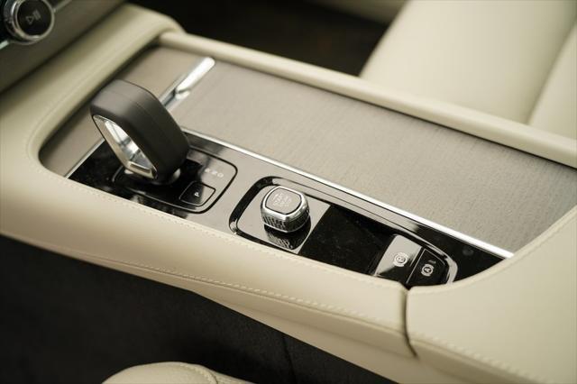 new 2025 Volvo XC90 car