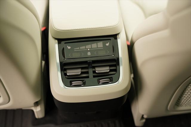 new 2025 Volvo XC90 car