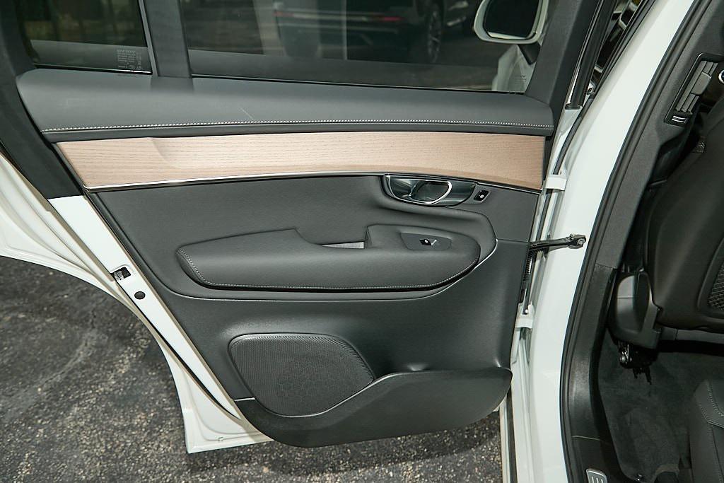 new 2025 Volvo XC90 car, priced at $64,042