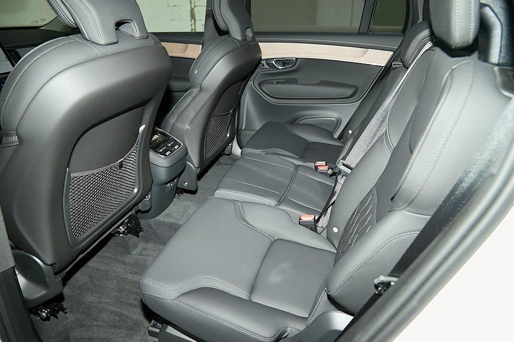 new 2025 Volvo XC90 car, priced at $64,042