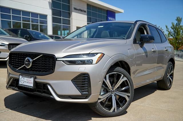 new 2025 Volvo XC60 Plug-In Hybrid car