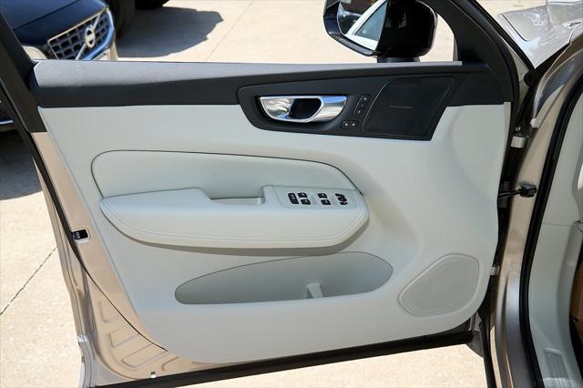 new 2025 Volvo XC60 Plug-In Hybrid car