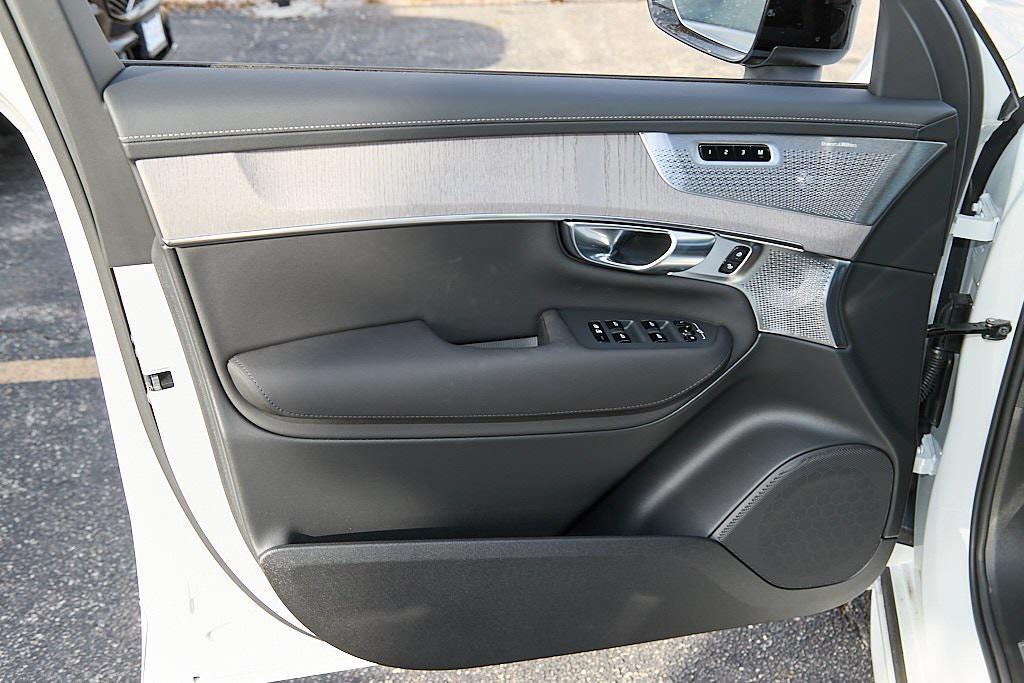 new 2026 Volvo XC90 car, priced at $79,805