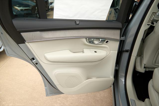 new 2025 Volvo XC90 Plug-In Hybrid car