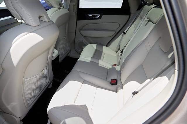 new 2025 Volvo XC60 Plug-In Hybrid car