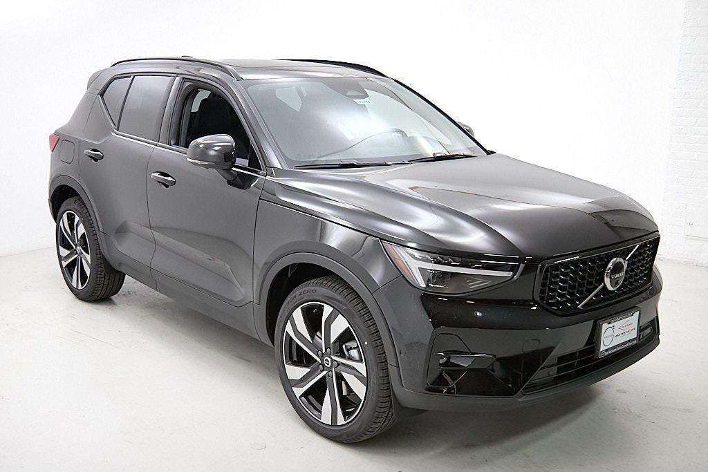 new 2026 Volvo XC40 car, priced at $51,975