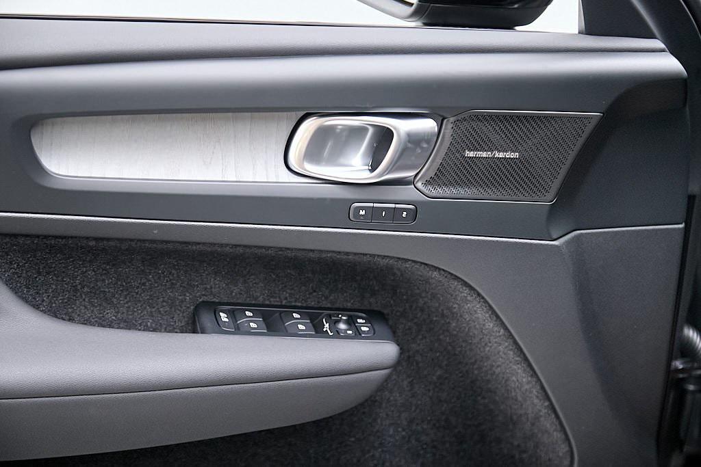 new 2026 Volvo XC40 car, priced at $51,975