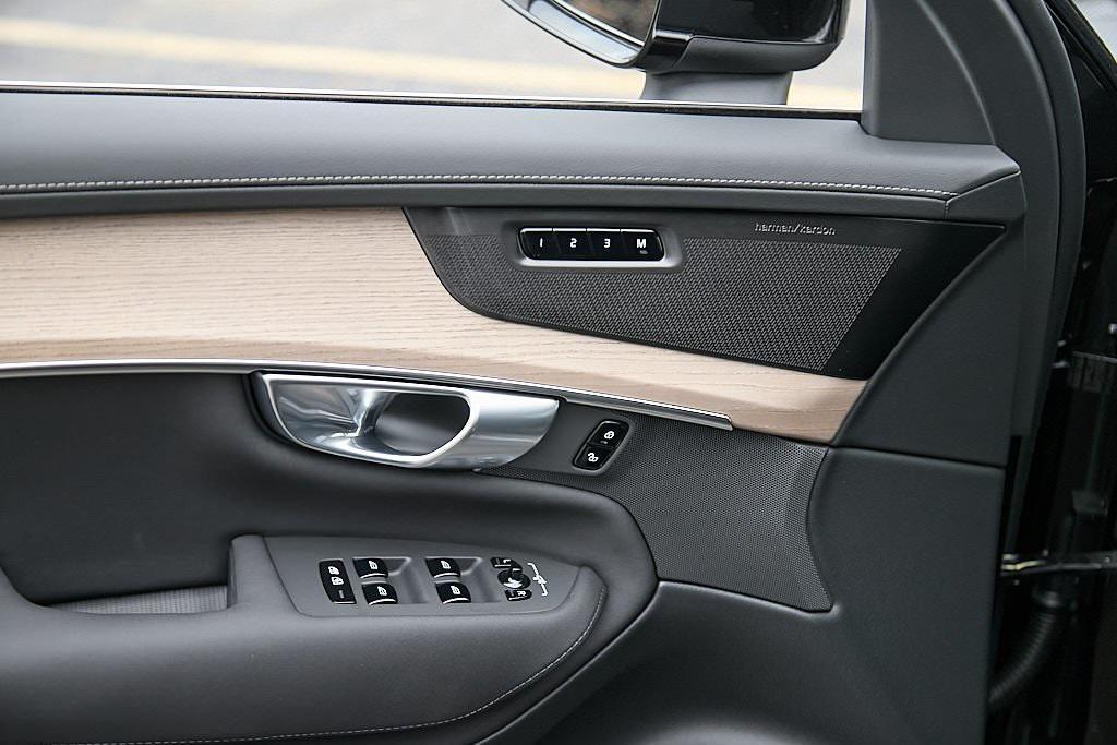 new 2026 Volvo XC90 car, priced at $68,825