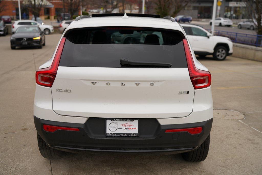 new 2025 Volvo XC40 car, priced at $41,995