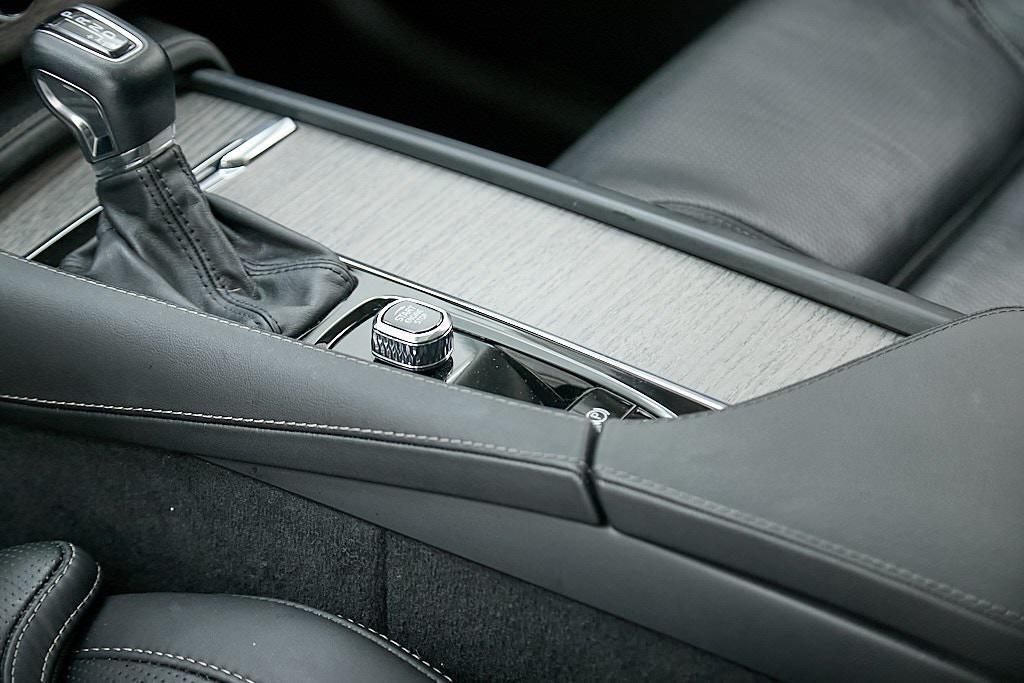 used 2022 Volvo XC90 car, priced at $40,895