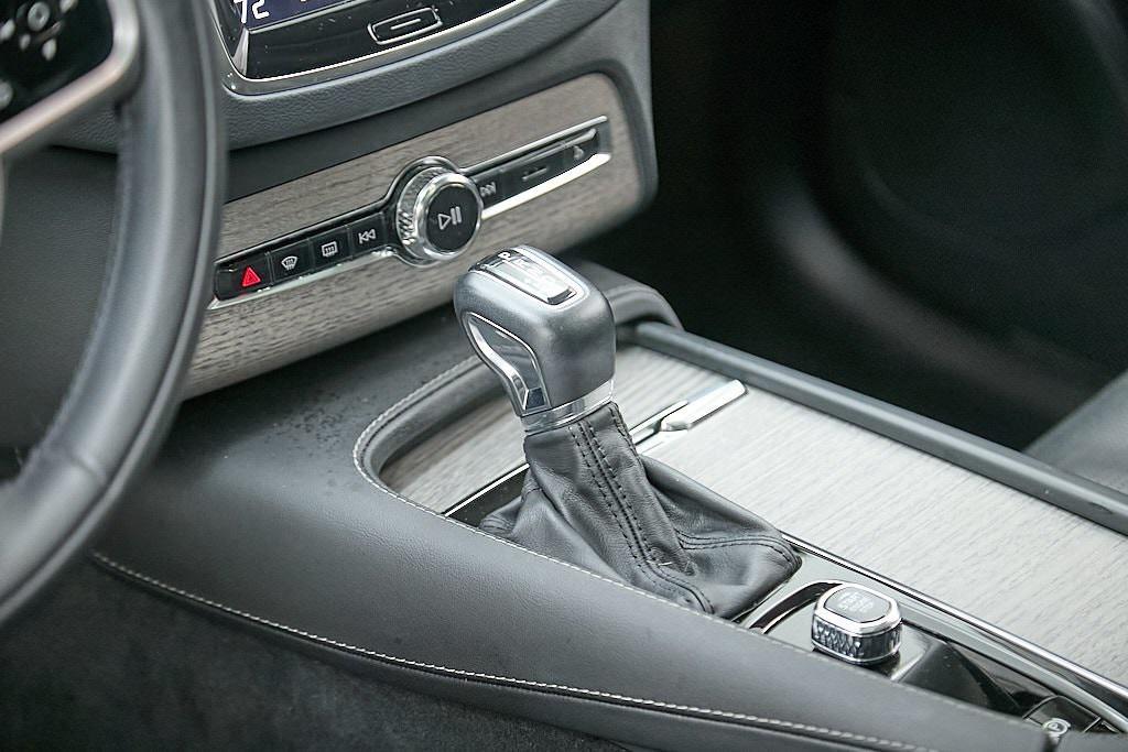 used 2022 Volvo XC90 car, priced at $40,895