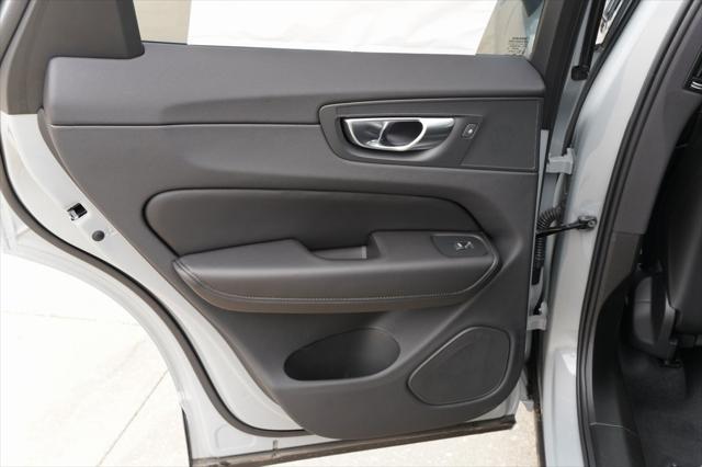 new 2025 Volvo XC60 car