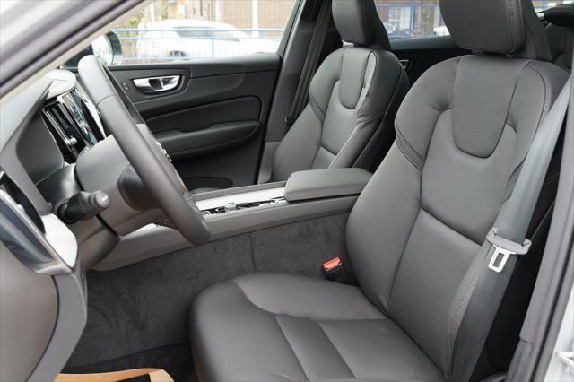 new 2025 Volvo XC60 car