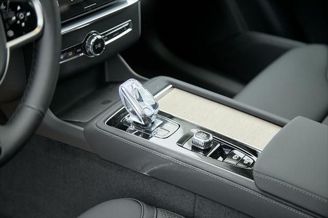 new 2025 Volvo XC90 car