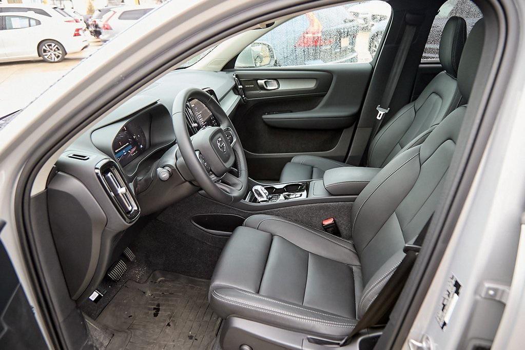 new 2025 Volvo XC40 car, priced at $35,995