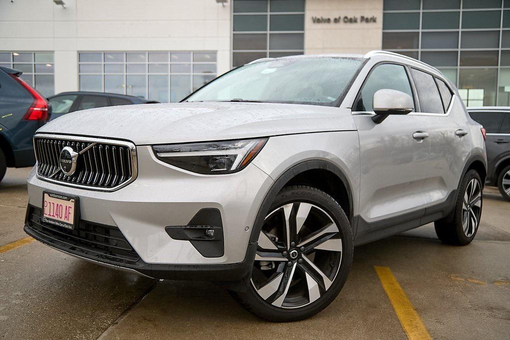 new 2025 Volvo XC40 car, priced at $35,995