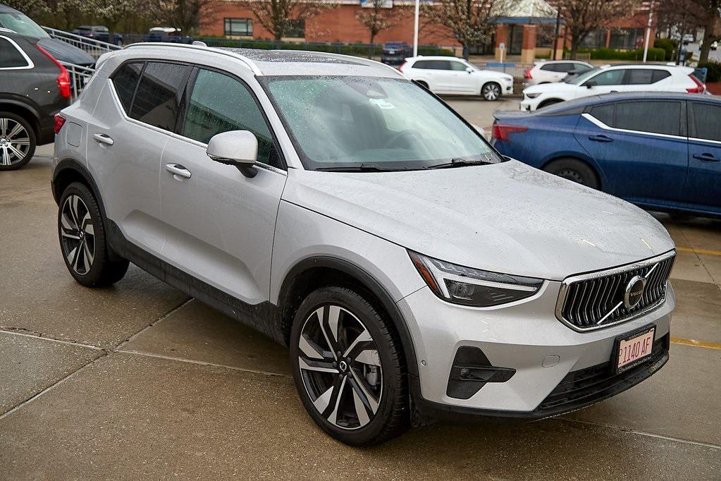 new 2025 Volvo XC40 car, priced at $35,995