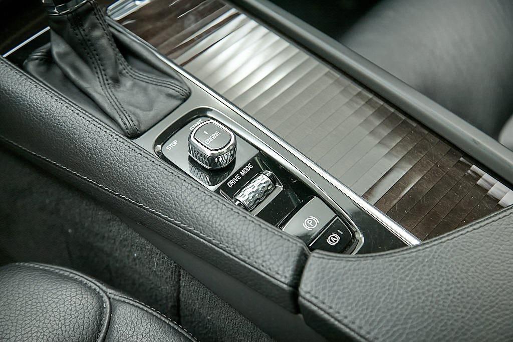 used 2017 Volvo XC90 car, priced at $18,495