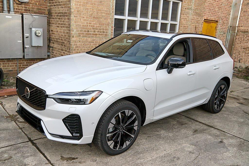 new 2026 Volvo XC60 Plug-In Hybrid car, priced at $66,285
