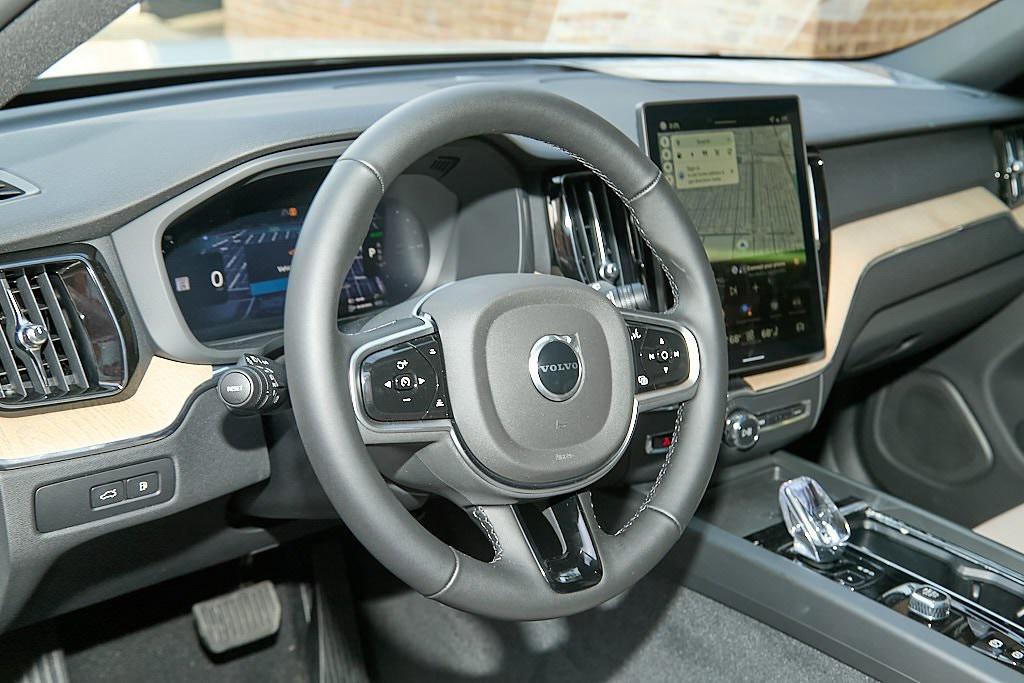 new 2026 Volvo XC60 Plug-In Hybrid car, priced at $66,285