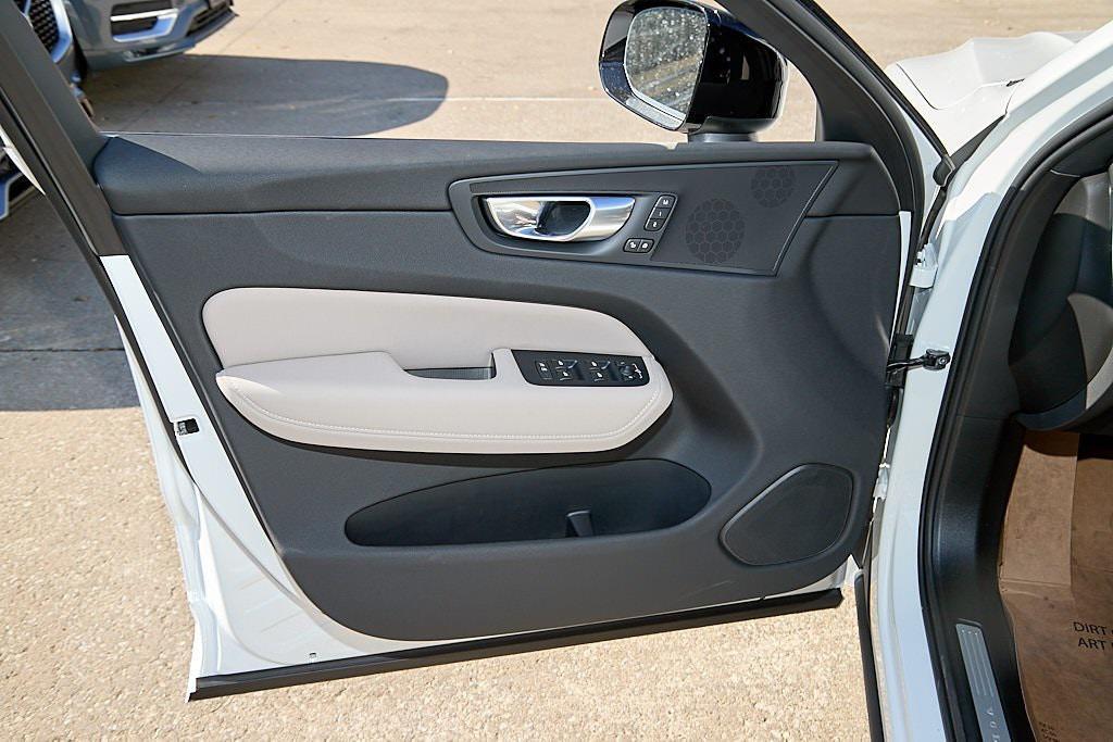 new 2026 Volvo XC60 car, priced at $54,985