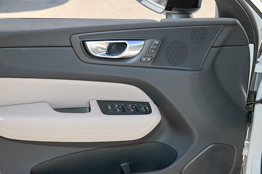 new 2026 Volvo XC60 car, priced at $54,985