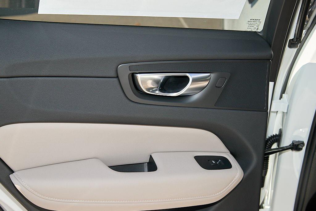 new 2026 Volvo XC60 car, priced at $54,985