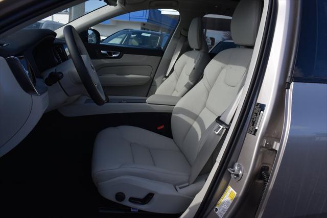 new 2025 Volvo XC60 car