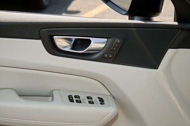 new 2025 Volvo XC60 car