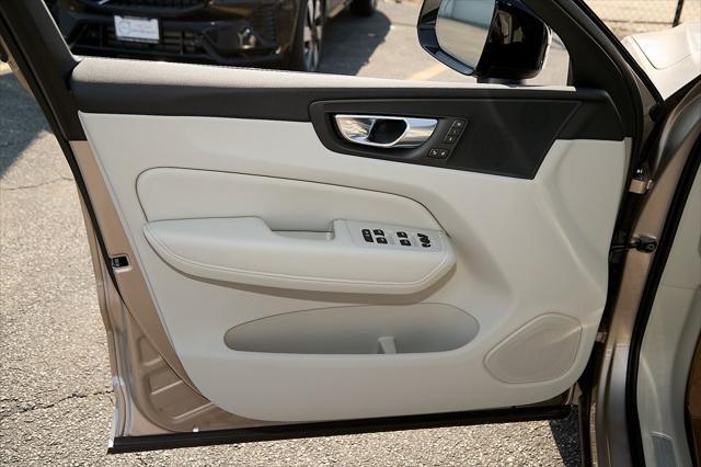 new 2025 Volvo XC60 car