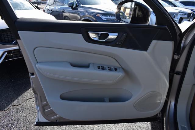 new 2025 Volvo XC60 car