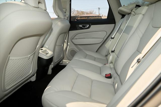 new 2025 Volvo XC60 car