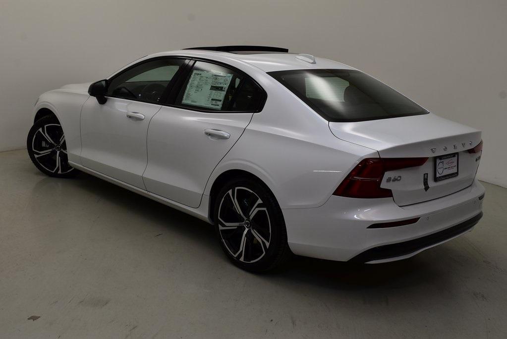 new 2024 Volvo S60 car