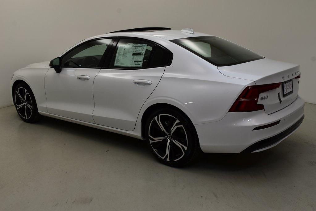 new 2024 Volvo S60 car