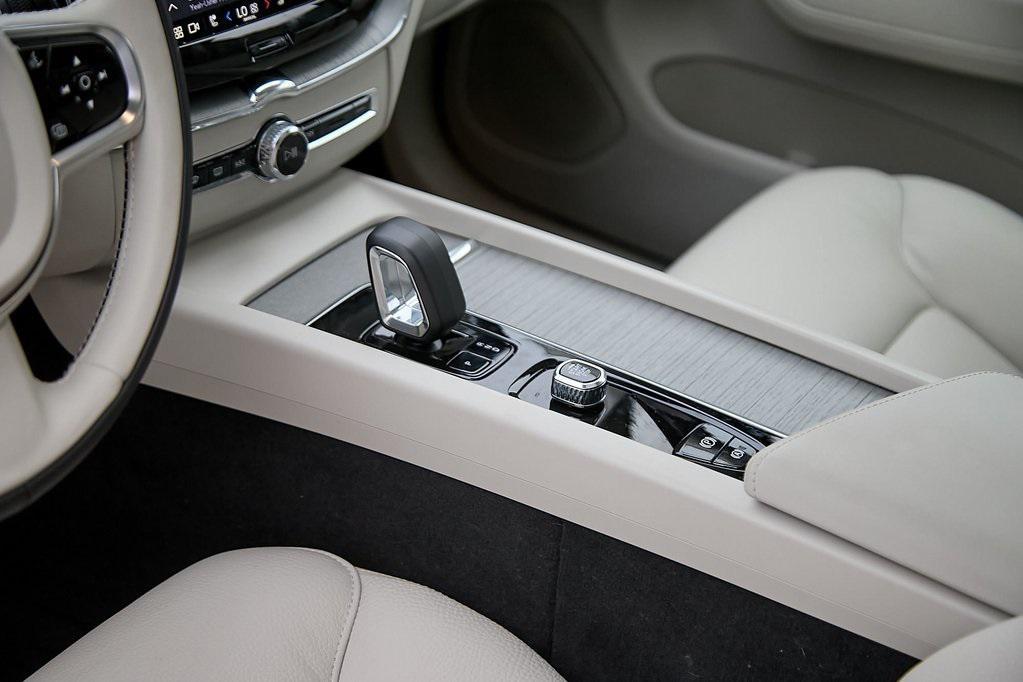 new 2025 Volvo XC60 car, priced at $50,547