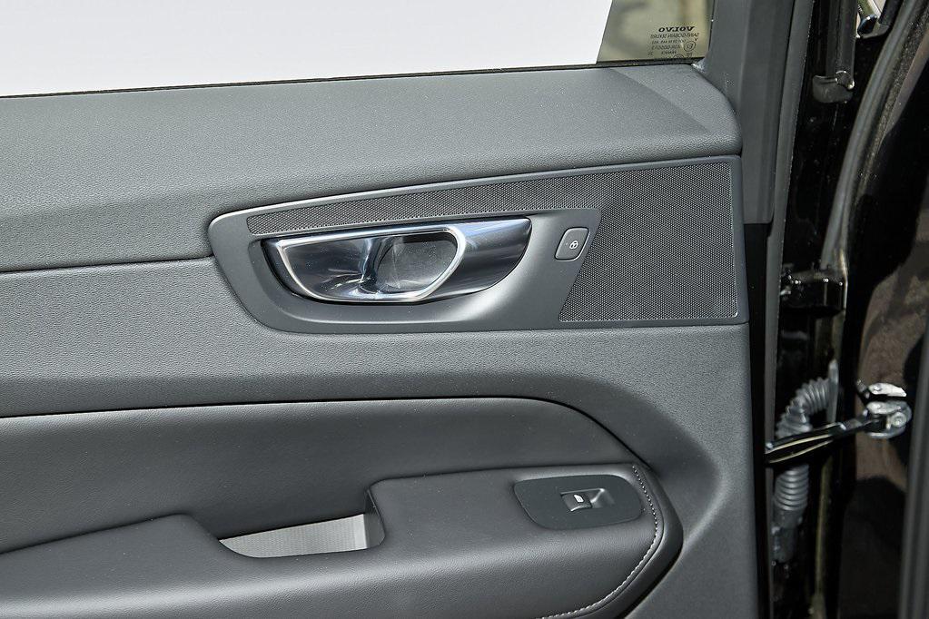 new 2025 Volvo XC60 car, priced at $44,514