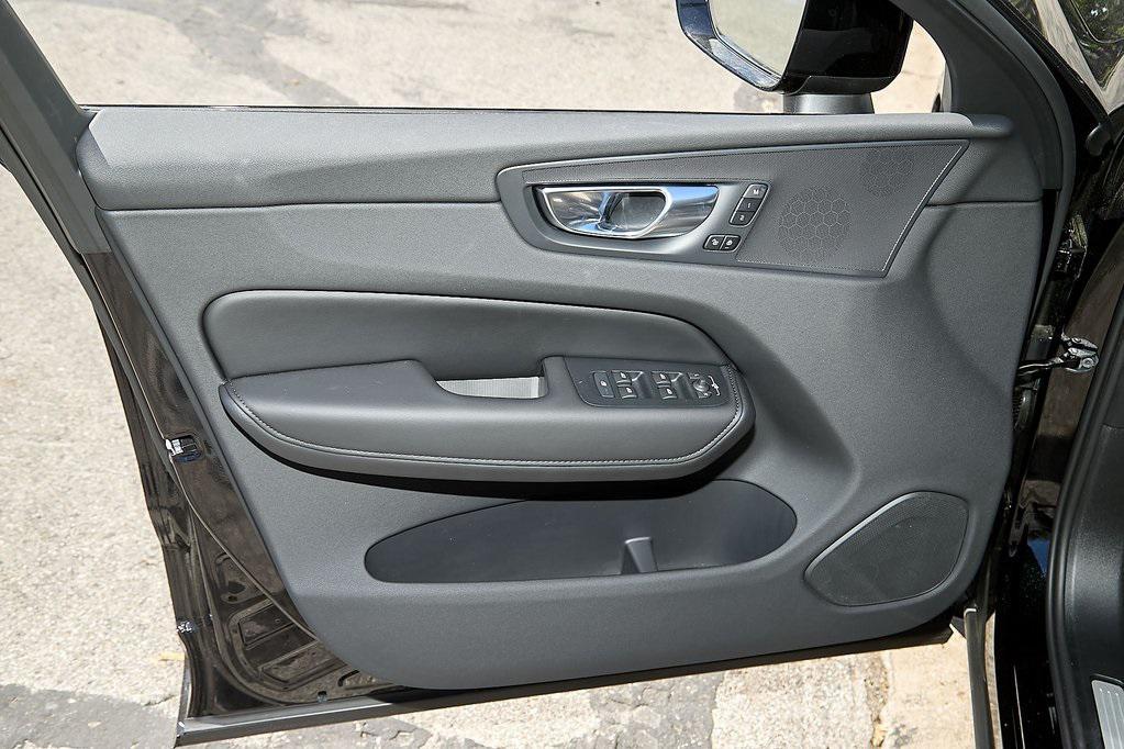 new 2025 Volvo XC60 car, priced at $44,514