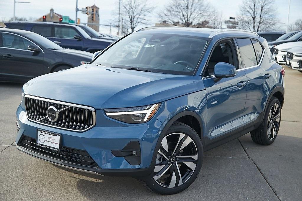 new 2024 Volvo XC40 car, priced at $47,237