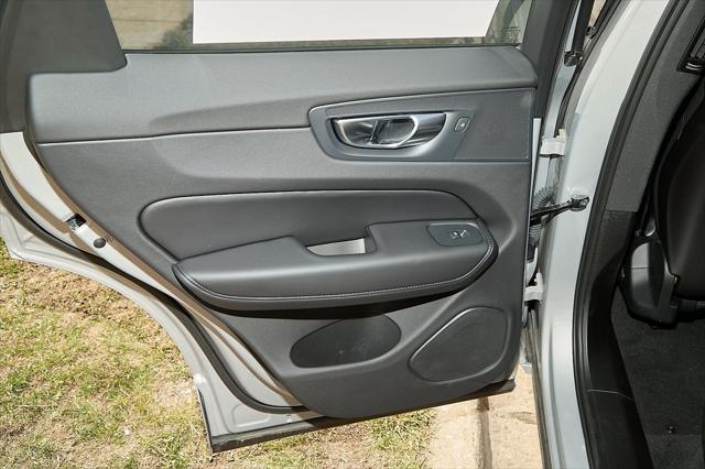 new 2025 Volvo XC60 car