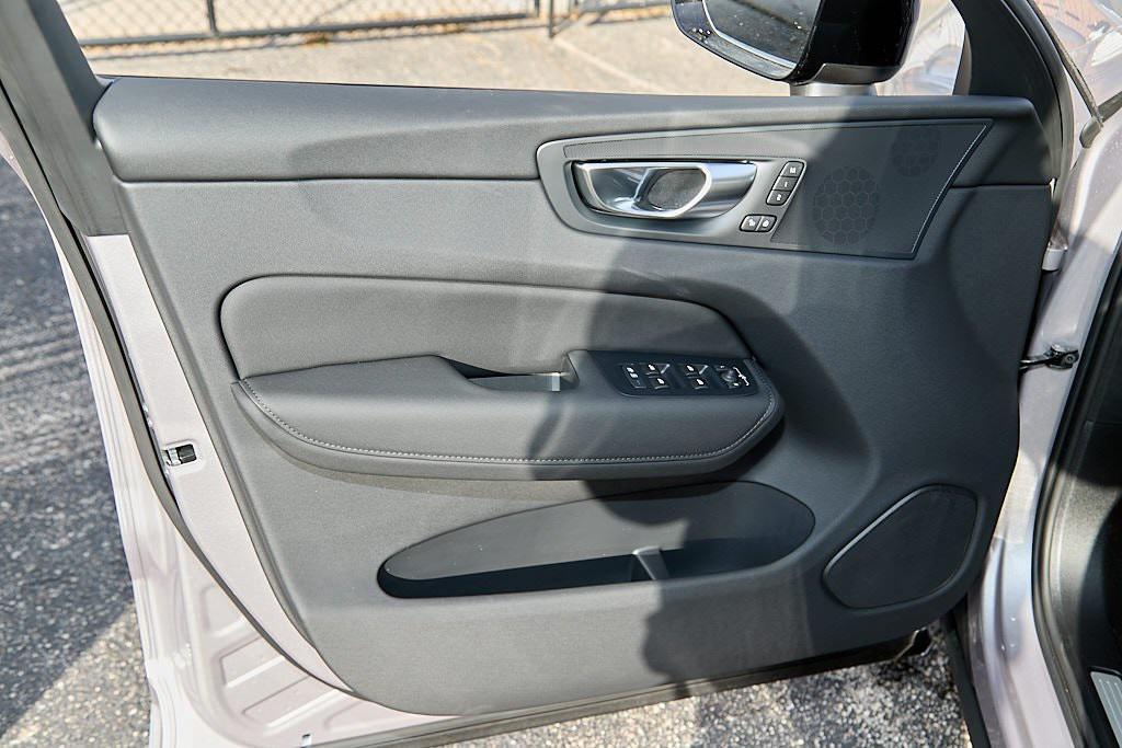 new 2026 Volvo XC60 car, priced at $54,985